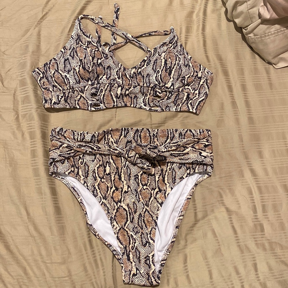 High waisted bikini